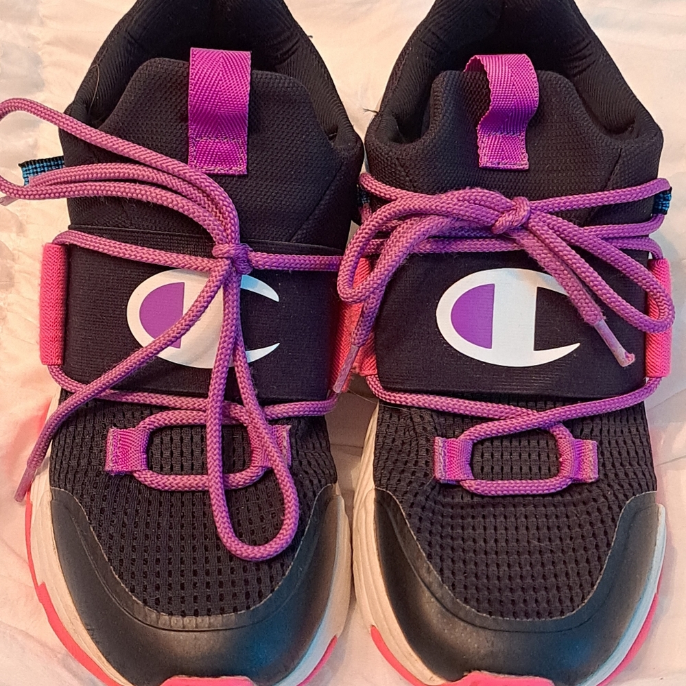 Girls Sneakers Shoes Size 6  6y Champion